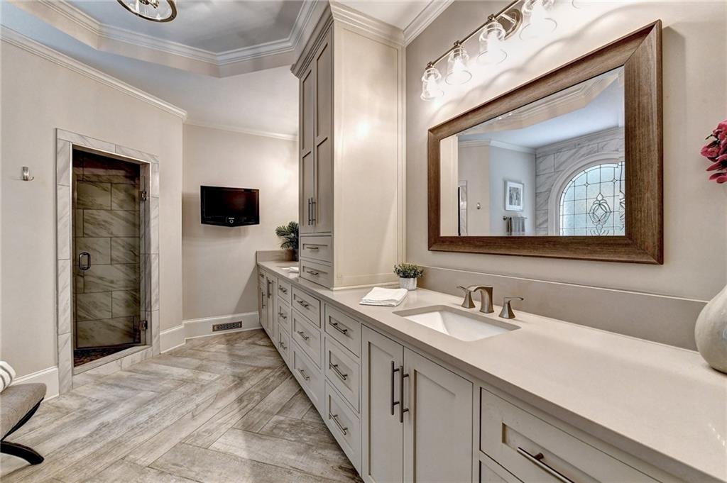 10635 N Edgewater Place