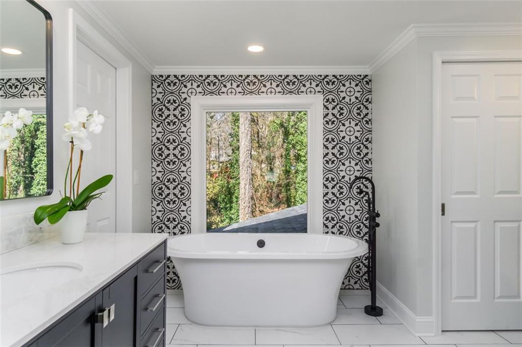 113 Fox Hills Circle SE