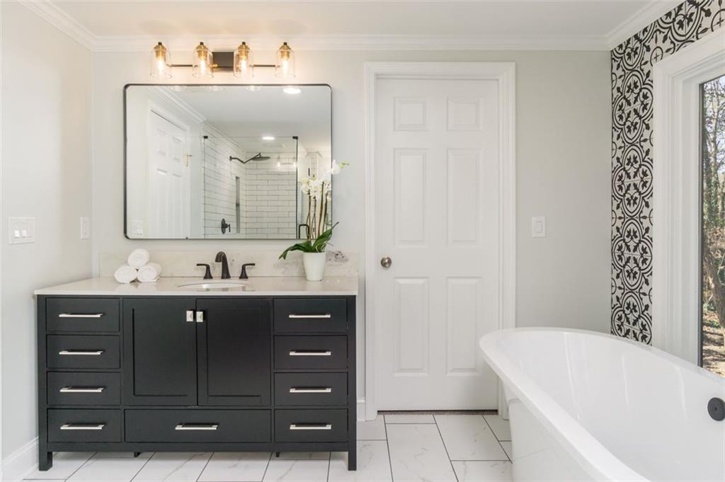 113 Fox Hills Circle SE