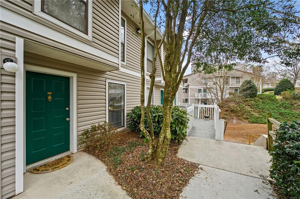 612 Wynnes Ridge Circle SE