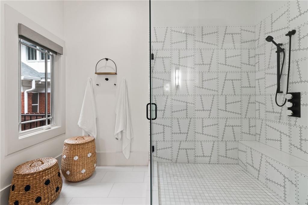 1507 N Morningside Drive NE