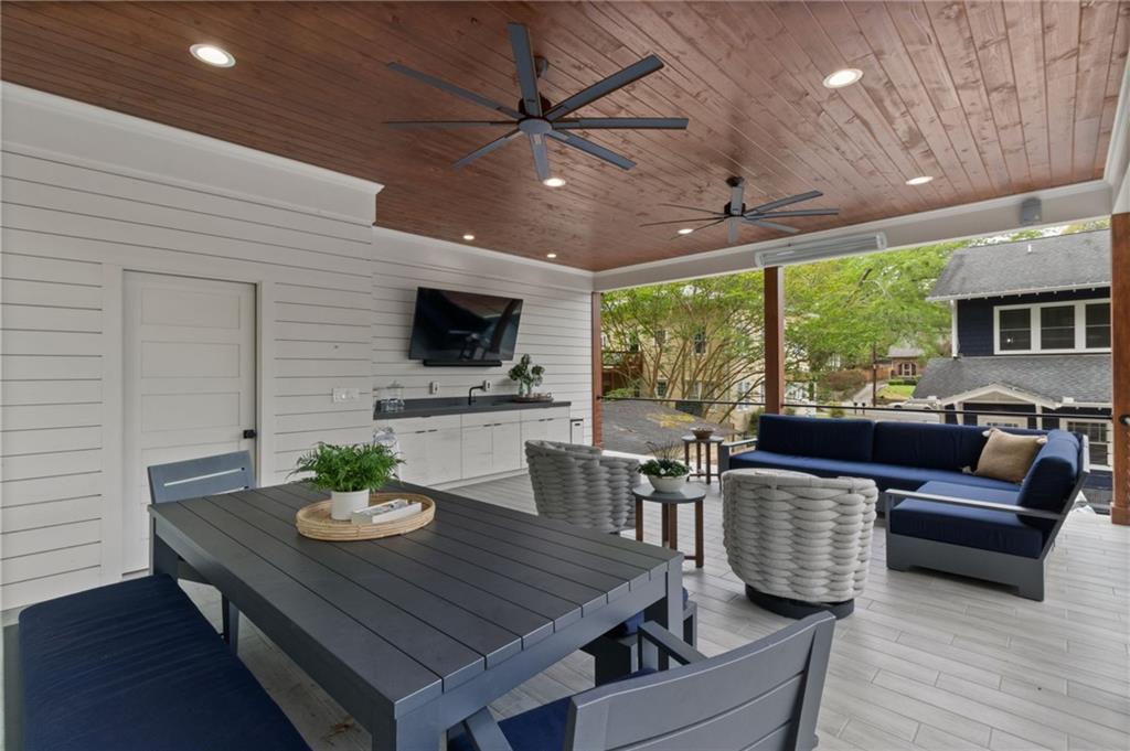 1507 N Morningside Drive NE