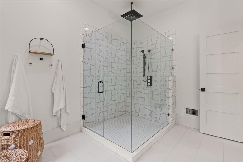 1507 N Morningside Drive NE