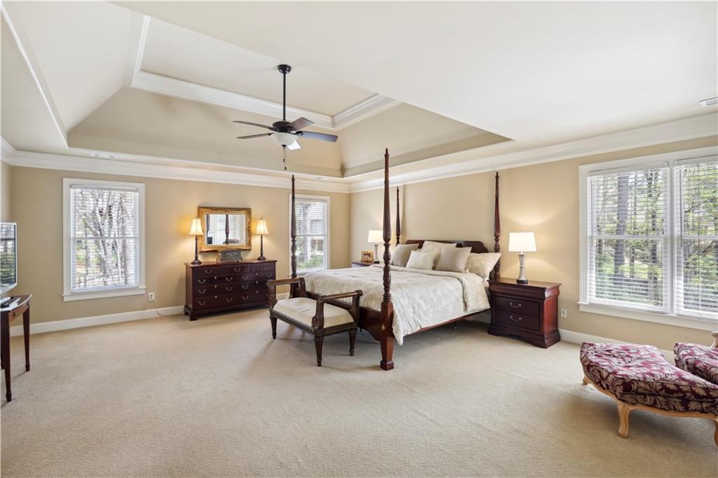 12175 Oak Hollow Way