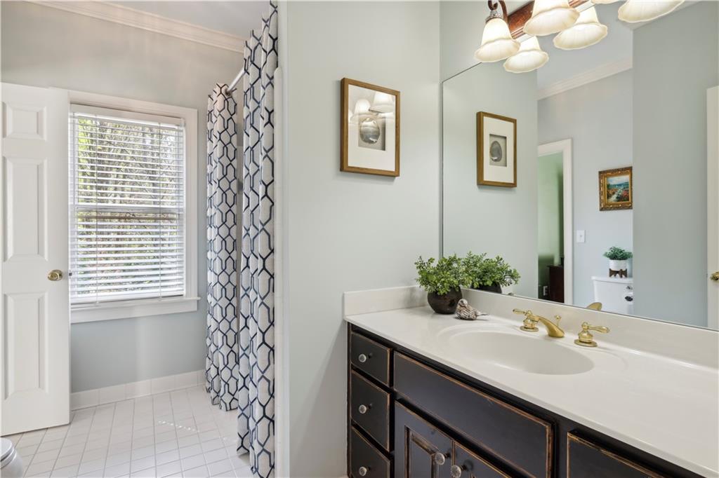 12175 Oak Hollow Way