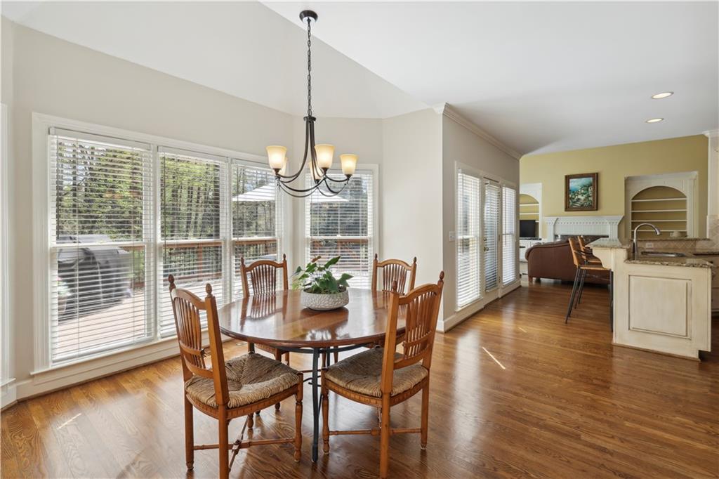 12175 Oak Hollow Way