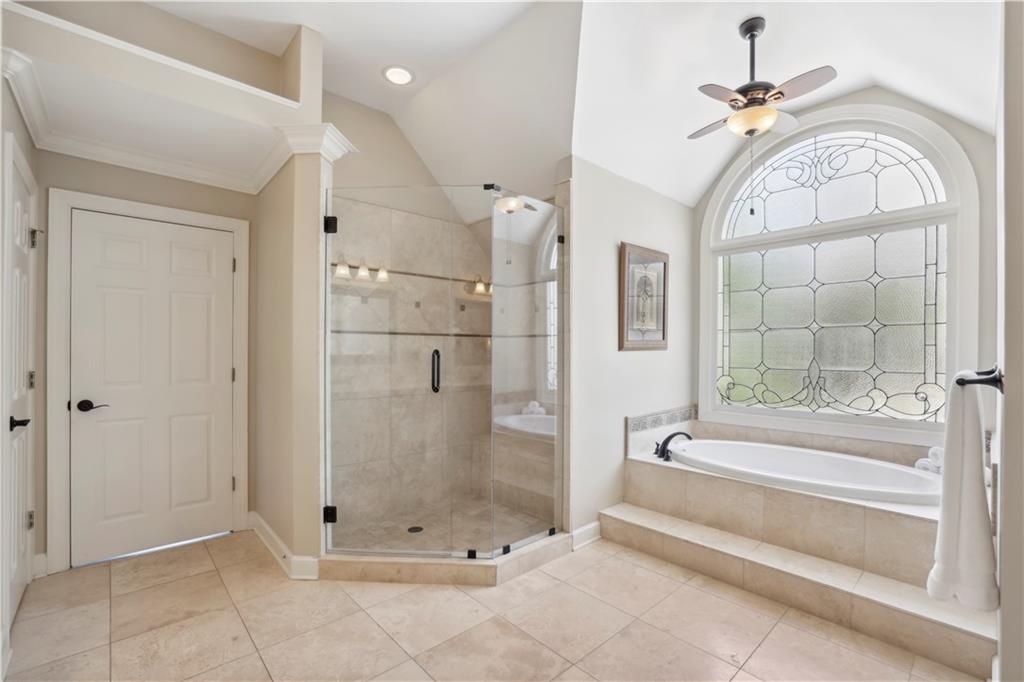 12175 Oak Hollow Way