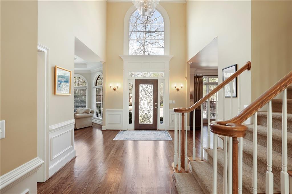 12175 Oak Hollow Way