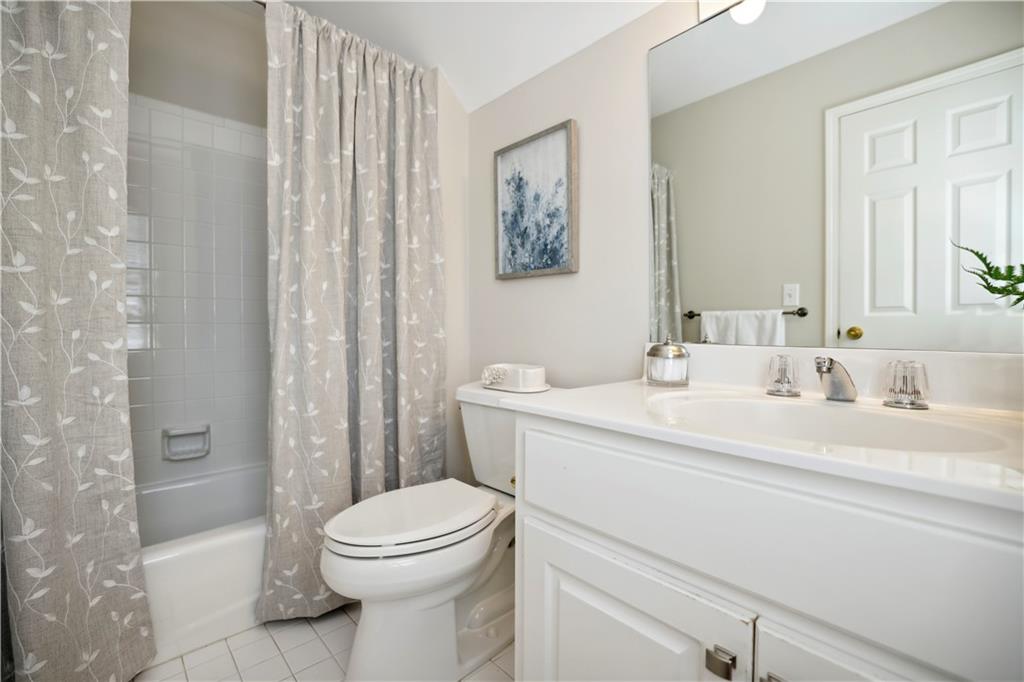 12175 Oak Hollow Way