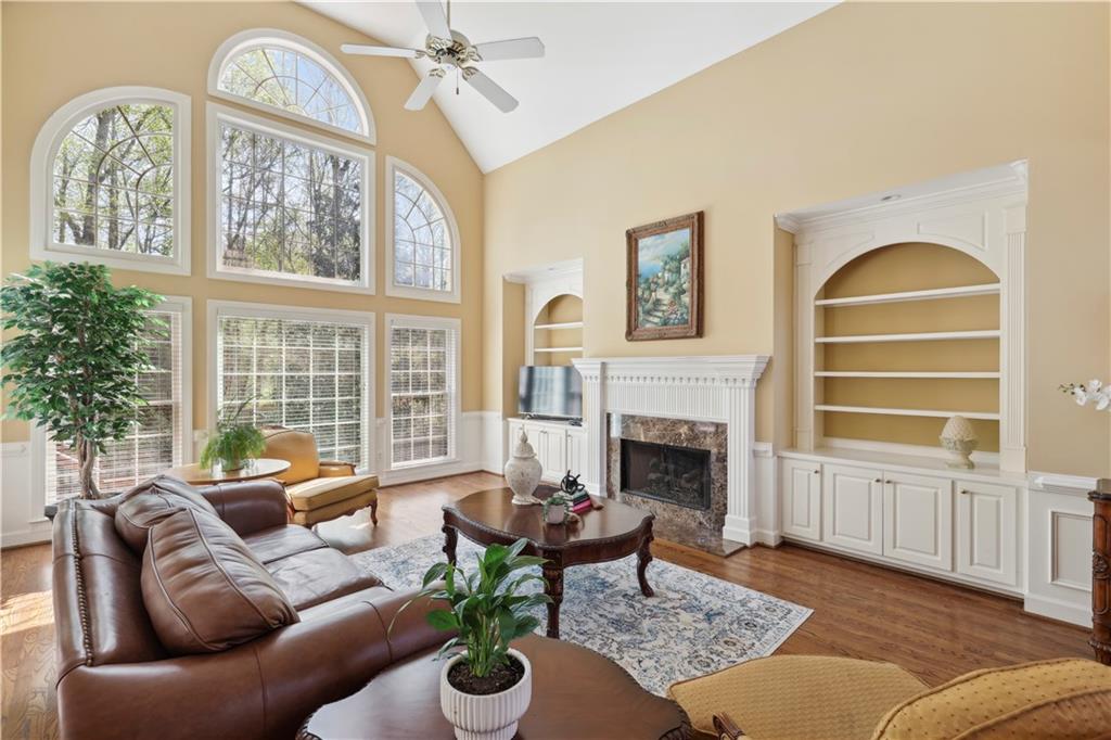 12175 Oak Hollow Way