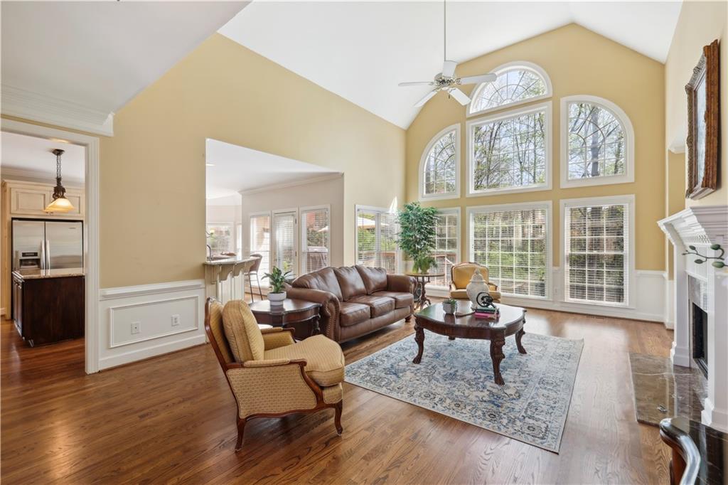 12175 Oak Hollow Way