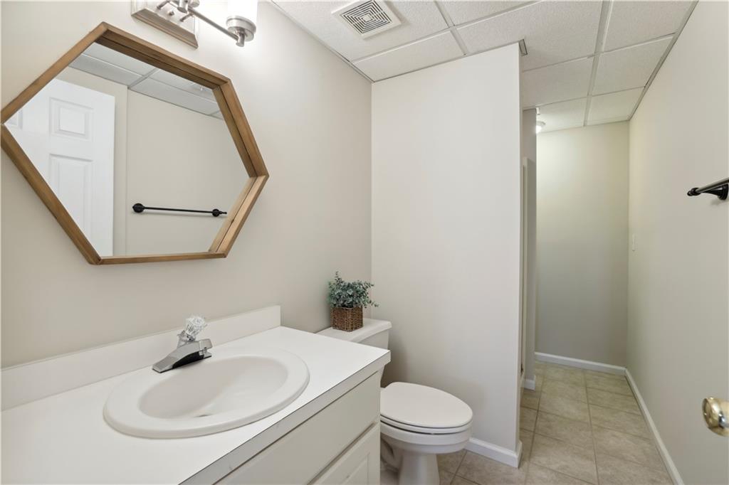 12175 Oak Hollow Way