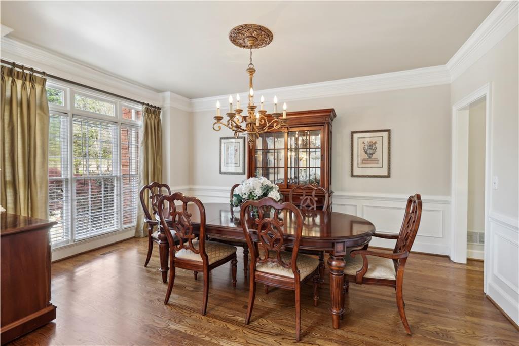 12175 Oak Hollow Way