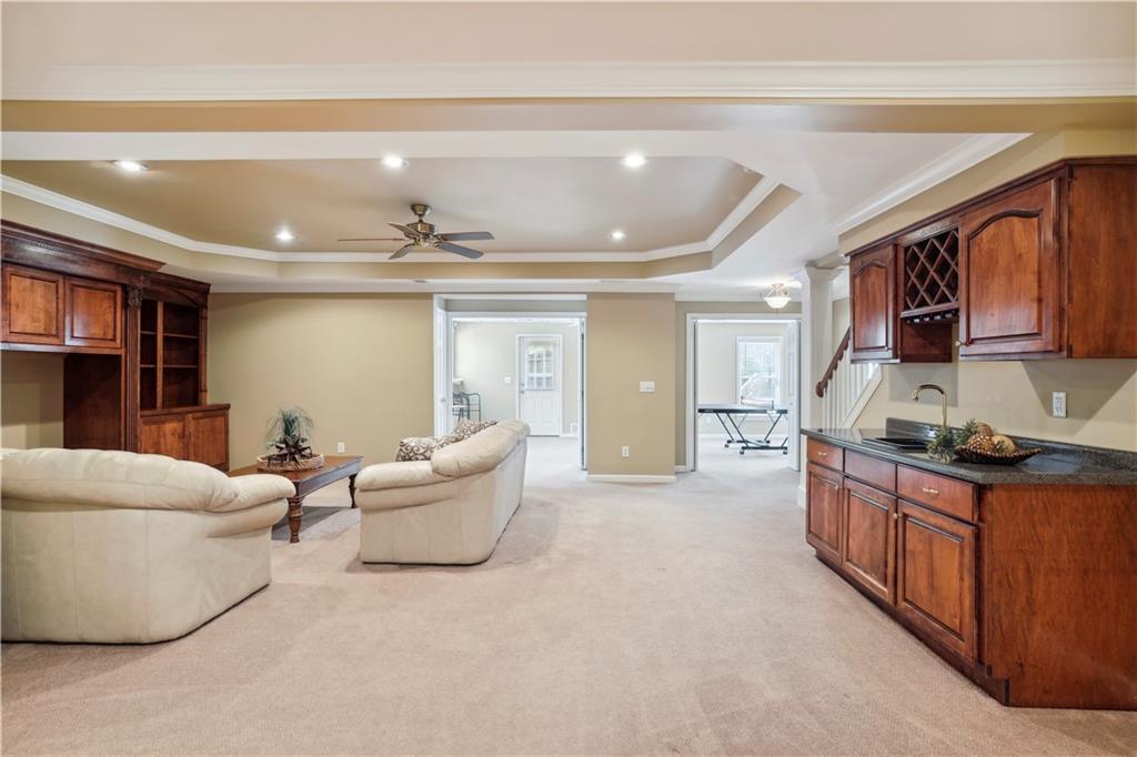 12175 Oak Hollow Way