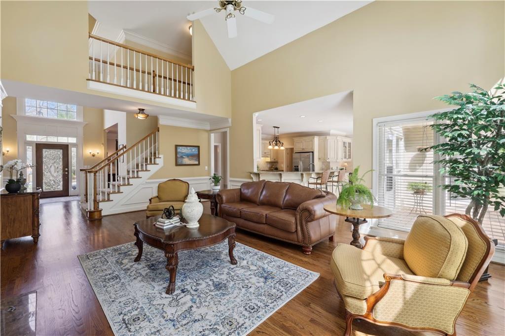 12175 Oak Hollow Way