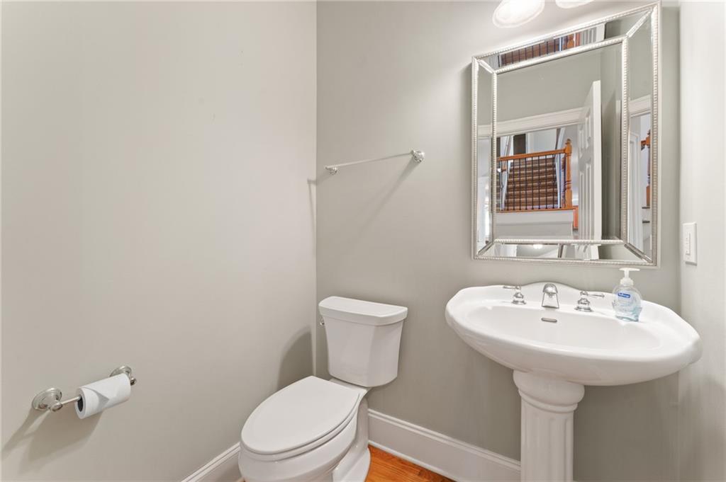 2910 Holly Pointe Court