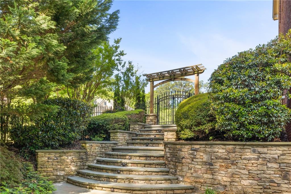 2910 Holly Pointe Court