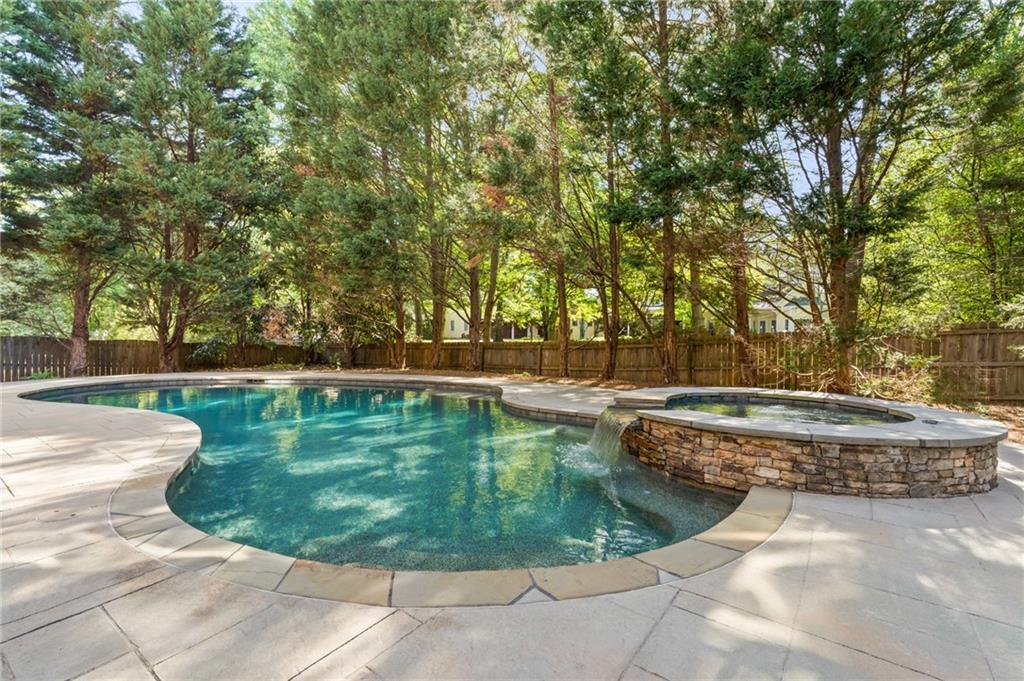 2910 Holly Pointe Court