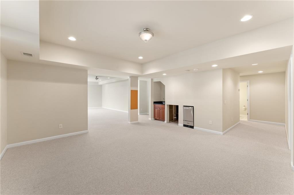 2910 Holly Pointe Court