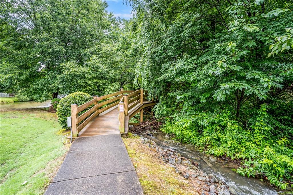 4057 Glenlake Trace NW