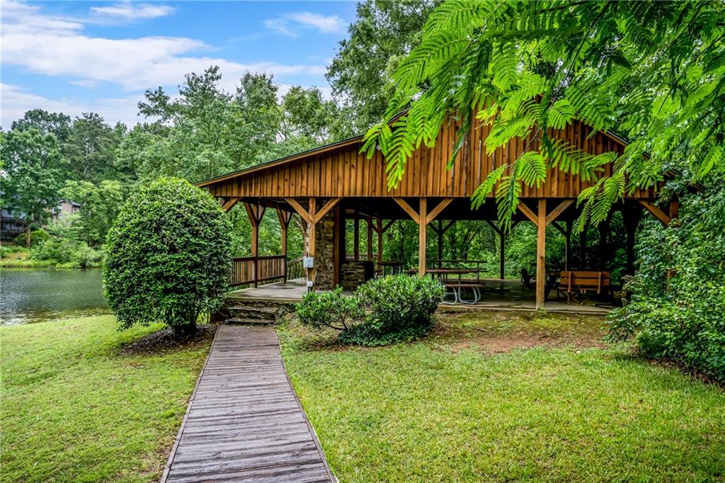 4057 Glenlake Trace NW