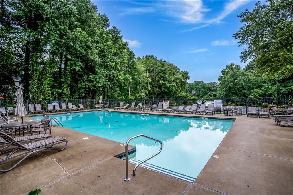 4057 Glenlake Trace NW