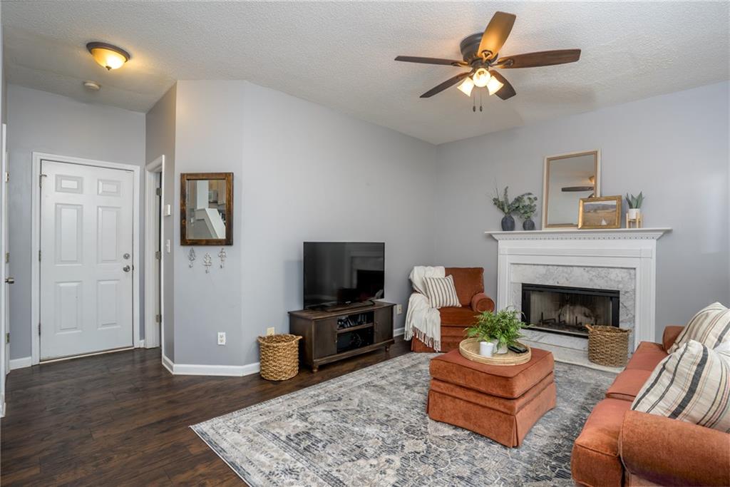 4057 Glenlake Trace NW