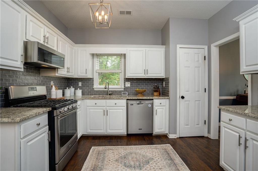 4057 Glenlake Trace NW