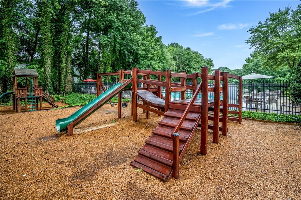 4057 Glenlake Trace NW