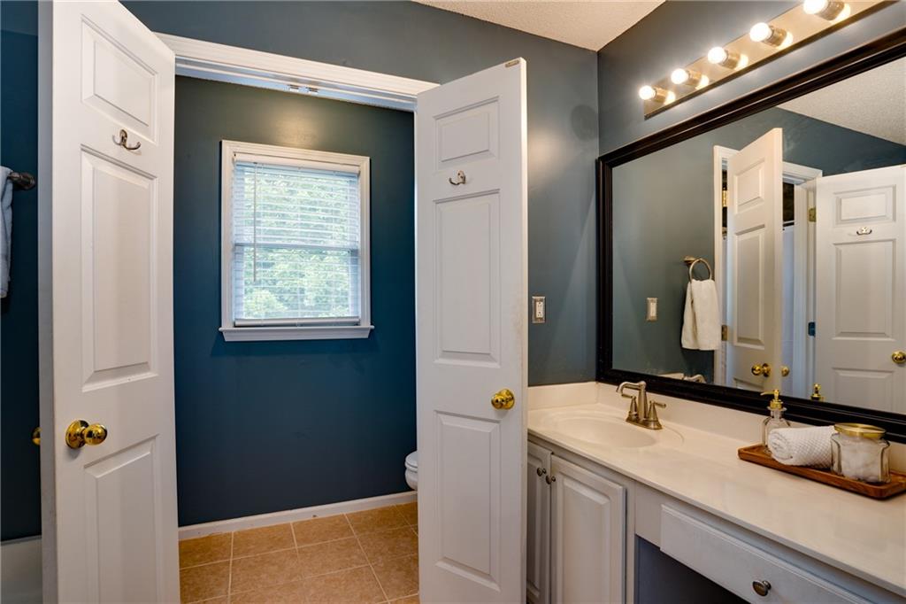 4057 Glenlake Trace NW