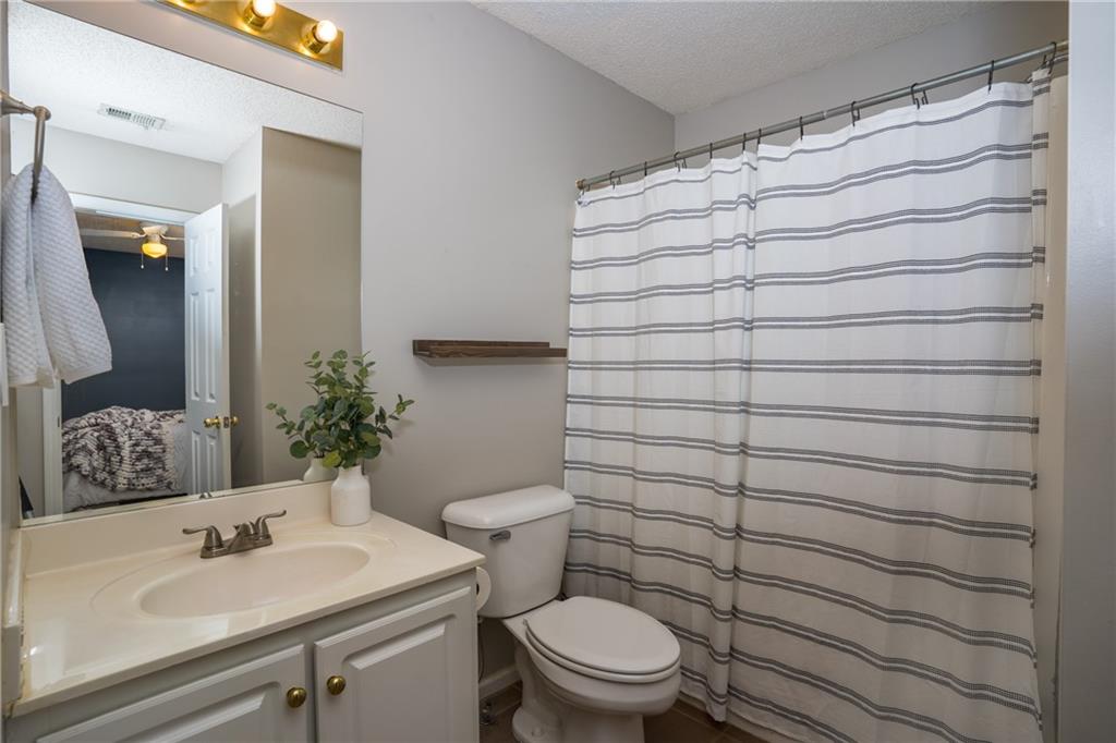 4057 Glenlake Trace NW