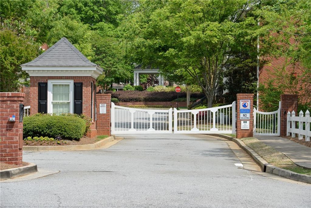 1007 Village Green Circle