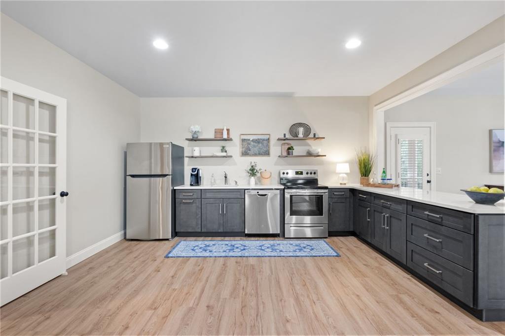 2220 Bryant Pointe Drive