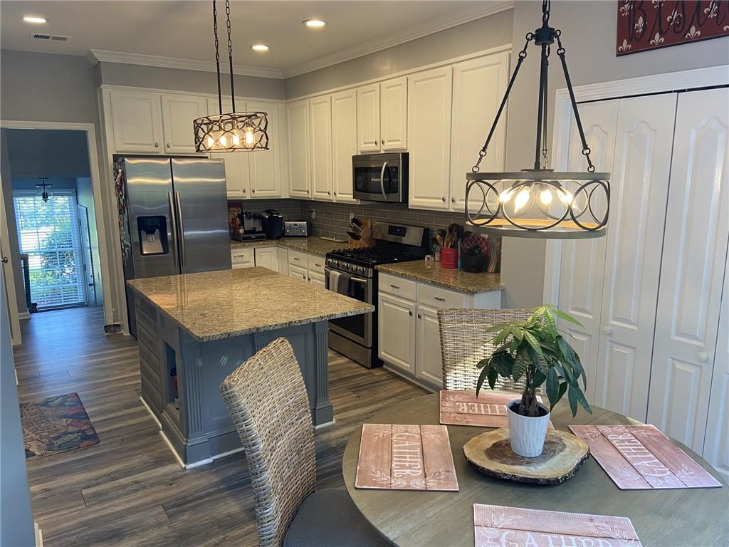 5850 Fairway View Drive