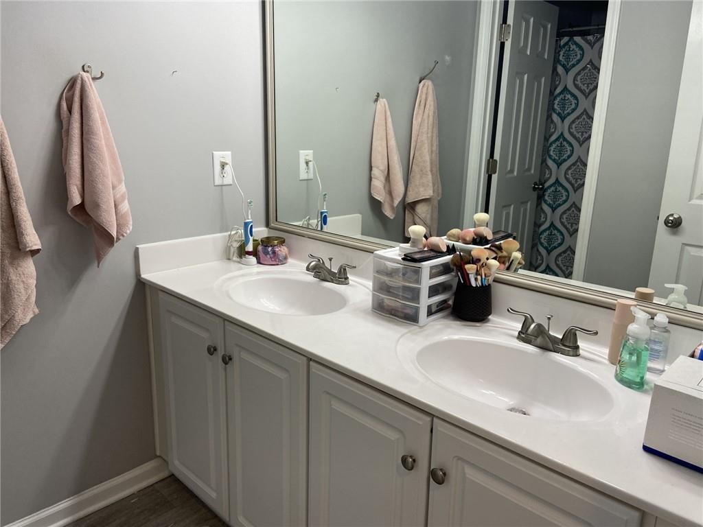 5850 Fairway View Drive