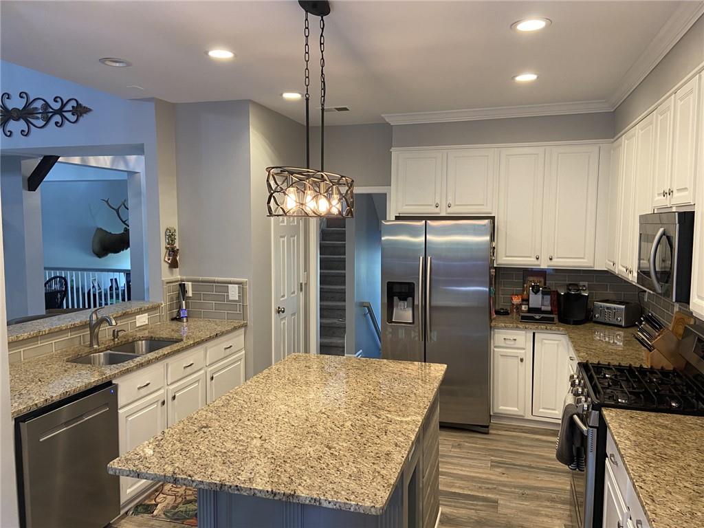 5850 Fairway View Drive