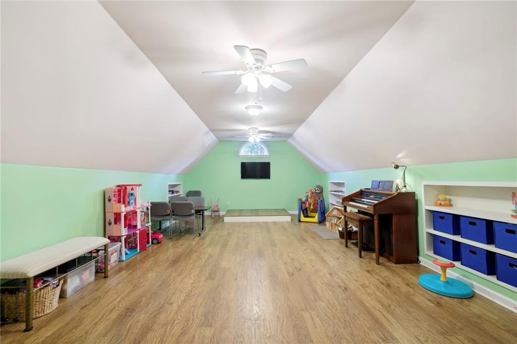 1260 Smokehouse Trail