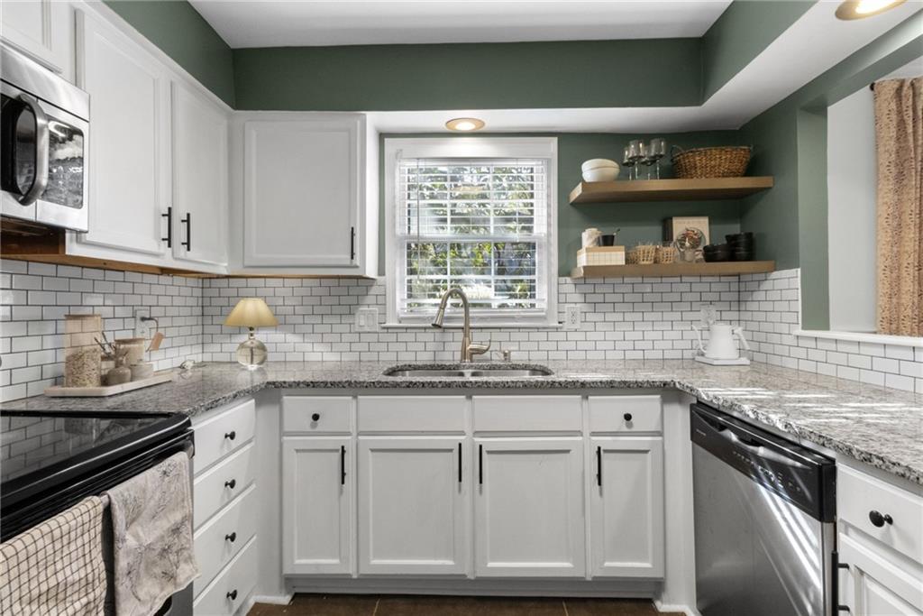 180 Amherst Place NW