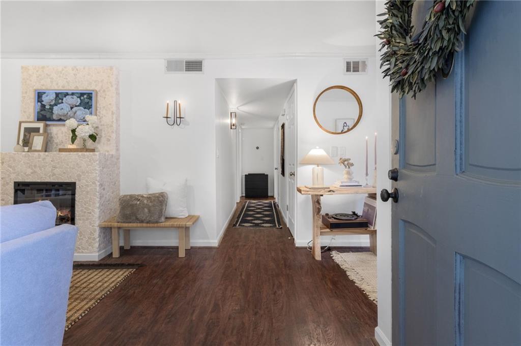 180 Amherst Place NW