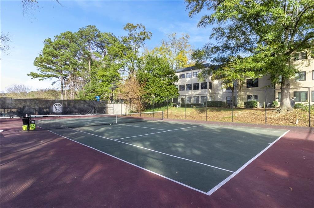 180 Amherst Place NW