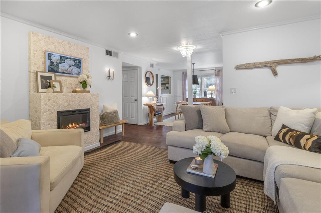 180 Amherst Place NW