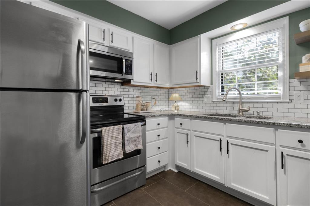 180 Amherst Place NW