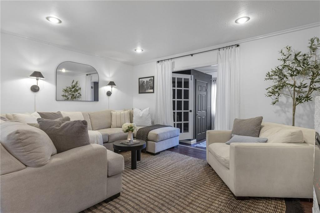 180 Amherst Place NW