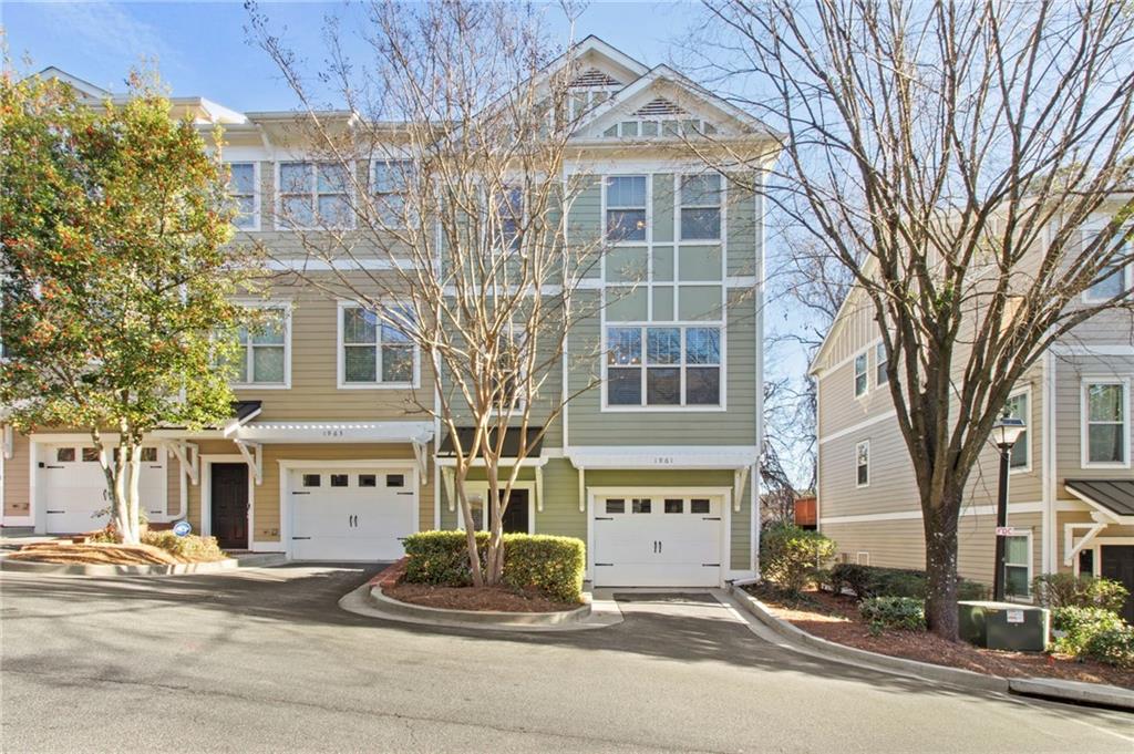 1961 Sterling Oaks Circle NE