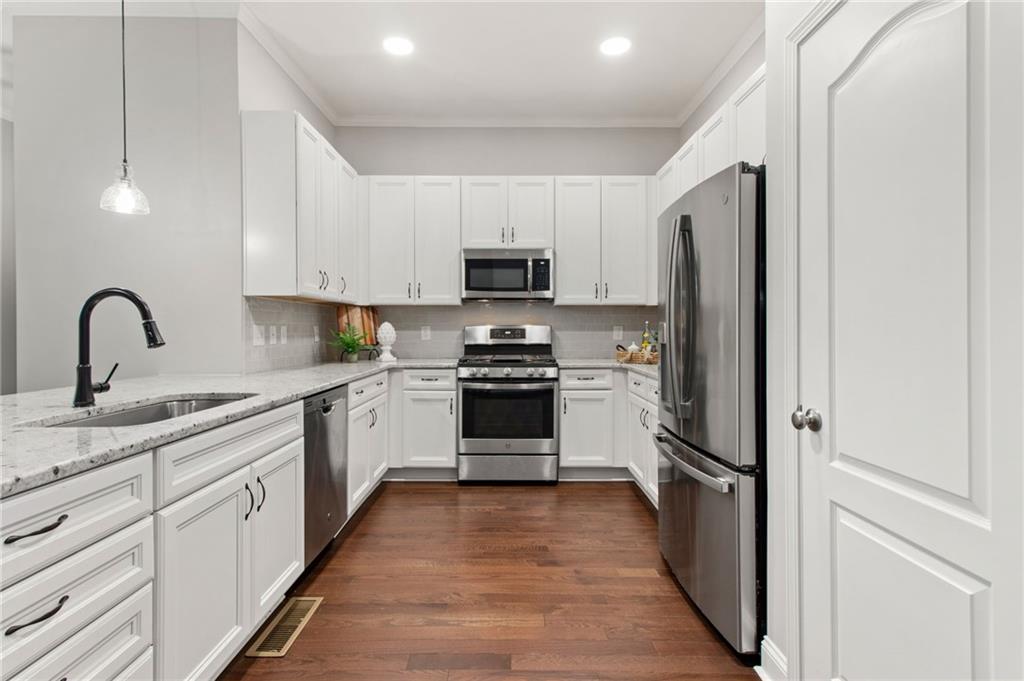 1961 Sterling Oaks Circle NE