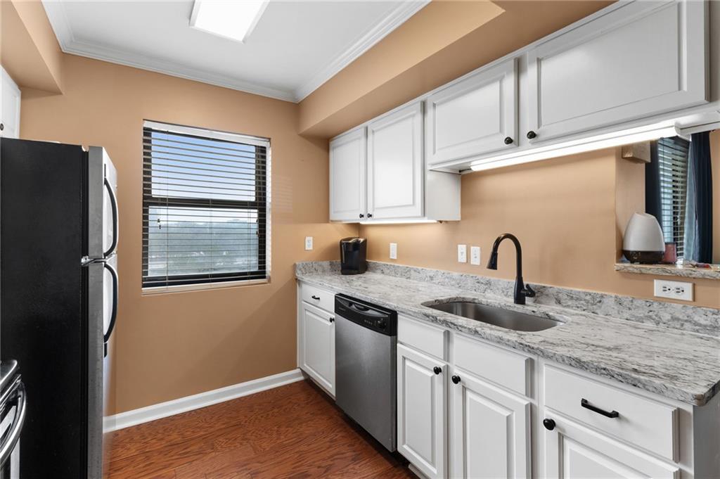 795 Hammond Drive Unit 808