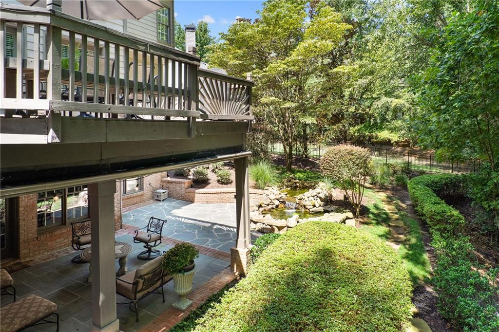 550 W Magnolia Circle