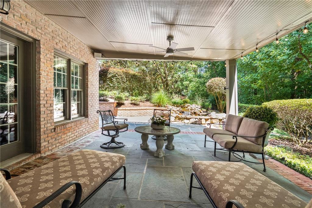 550 W Magnolia Circle