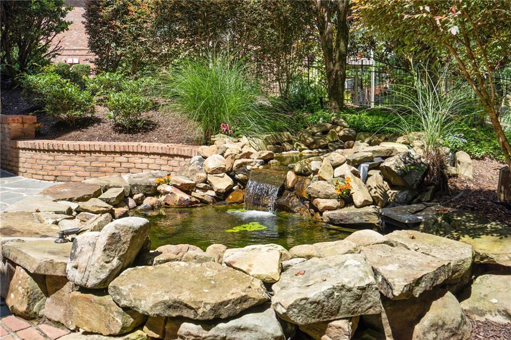 550 W Magnolia Circle