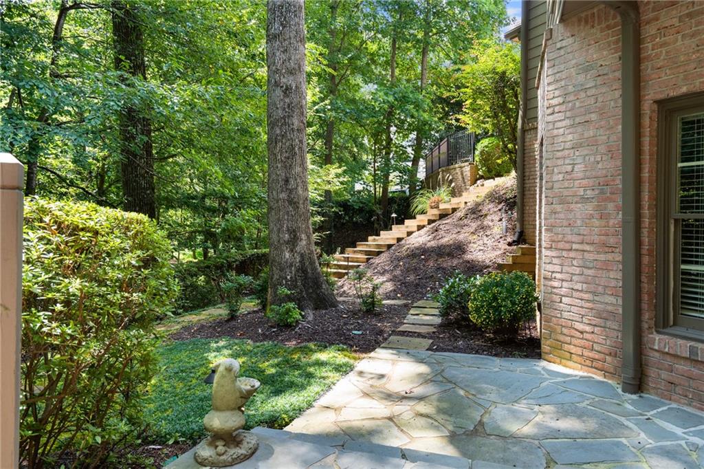 550 W Magnolia Circle